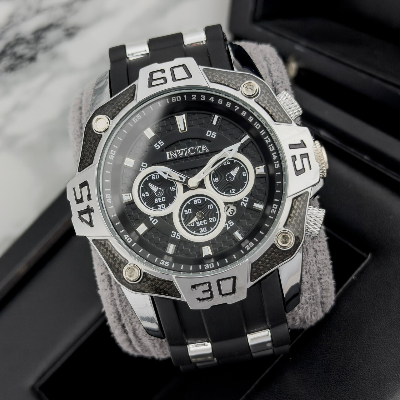 Invicta NAW05