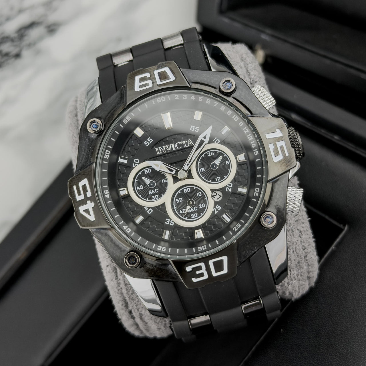 Invicta NAW04