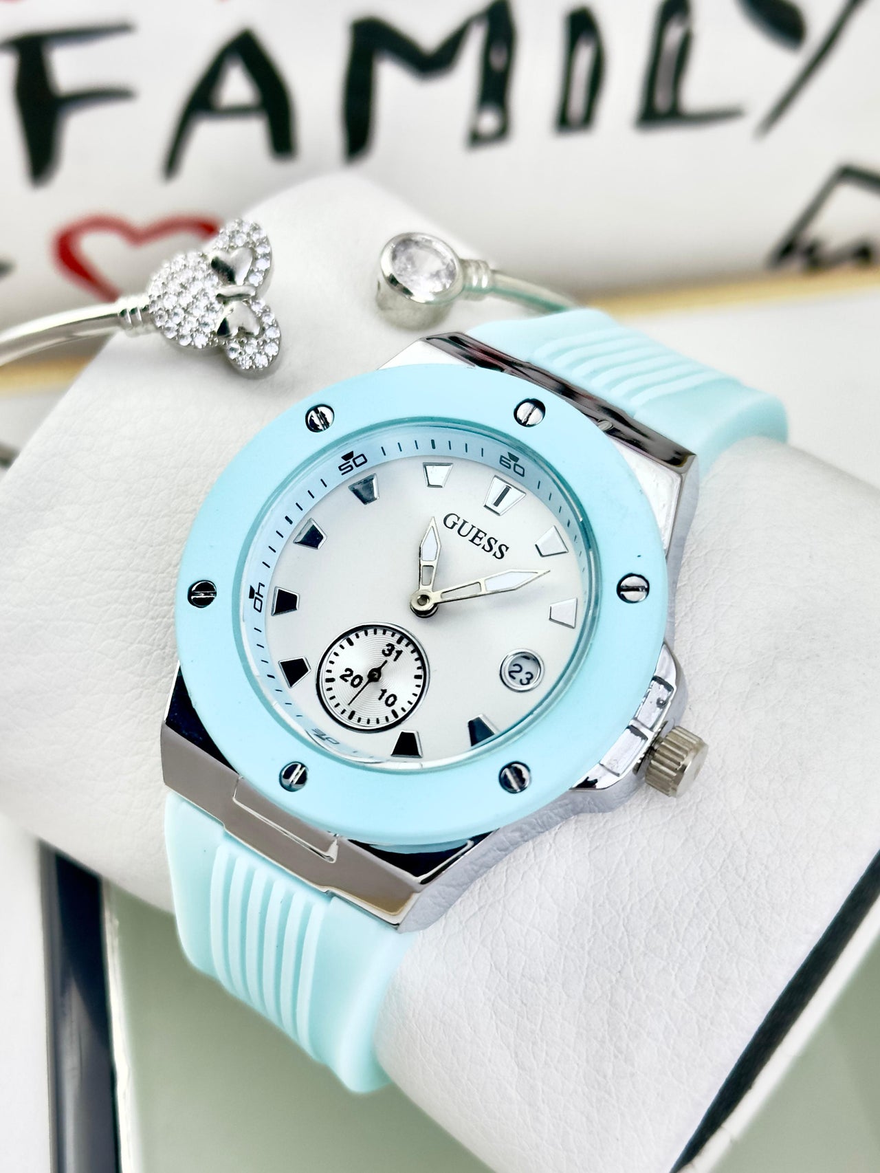 Guess GGL08
