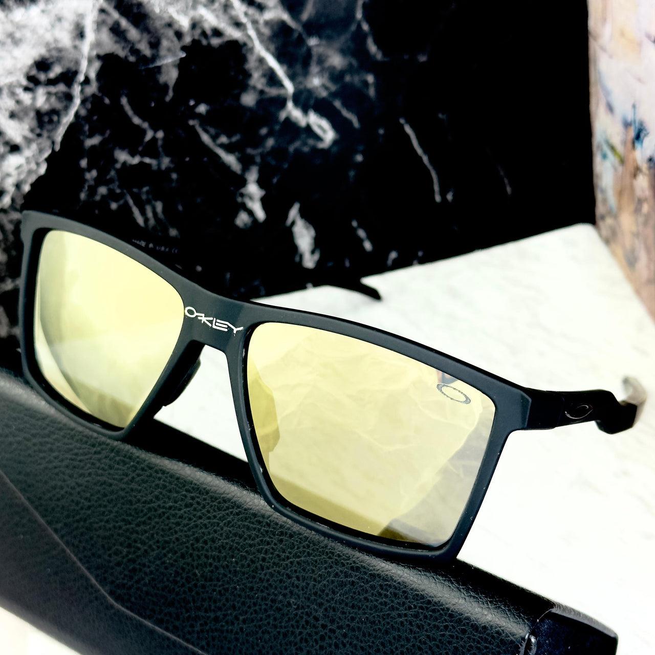 Oakley  MEY02