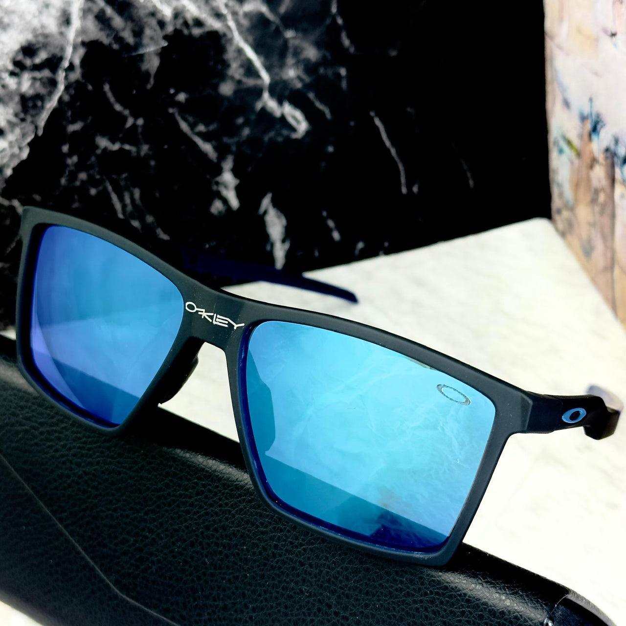 Oakley  MEY05