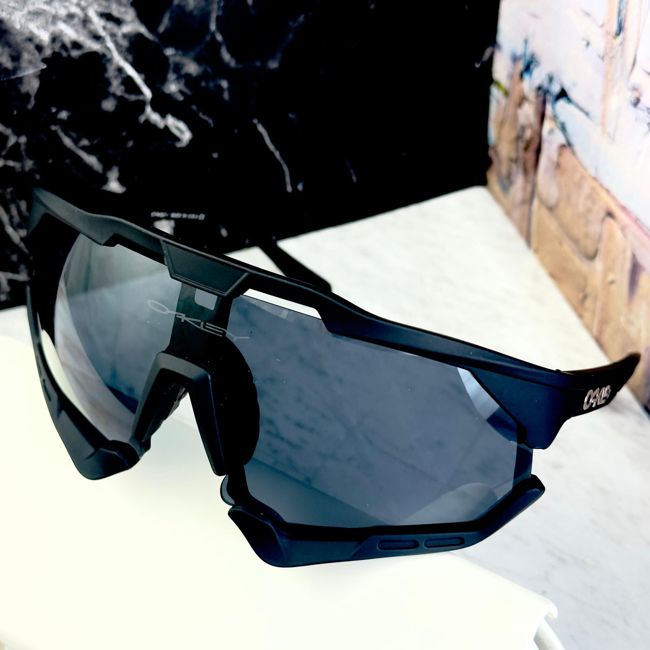 Oakley  OAK04