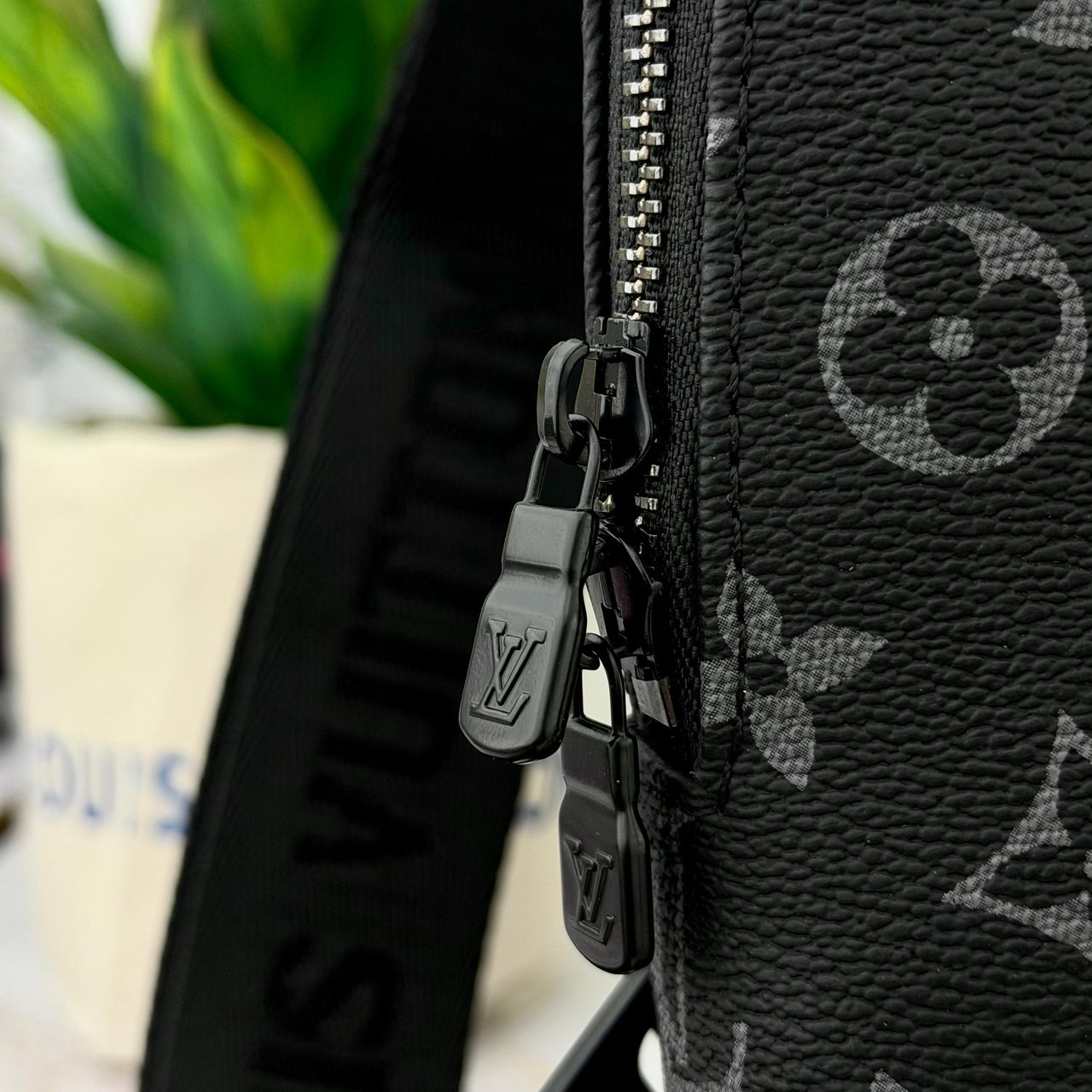 Pechera LOUIS VUITTON Hombre #02