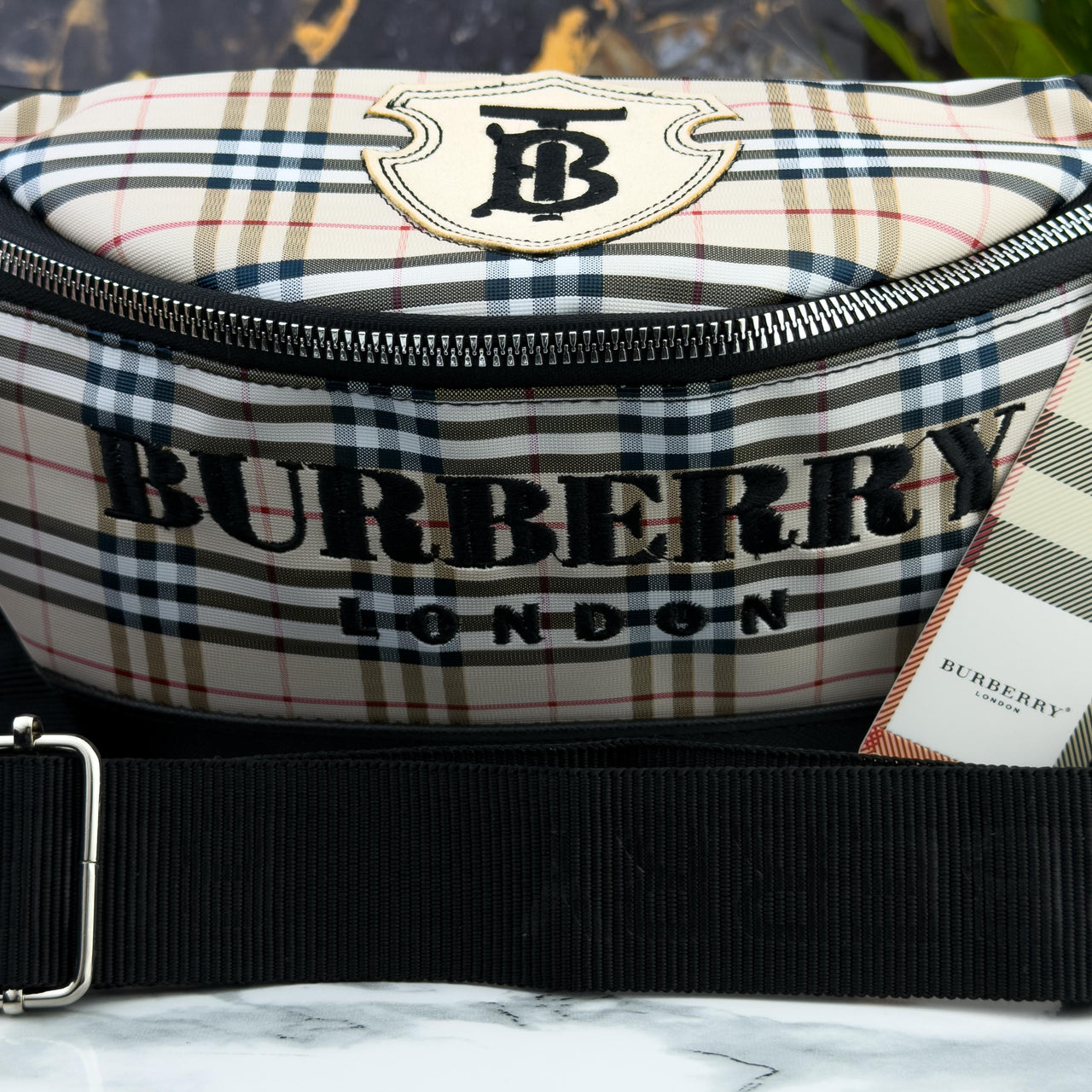 Canguro BURBERRY #1