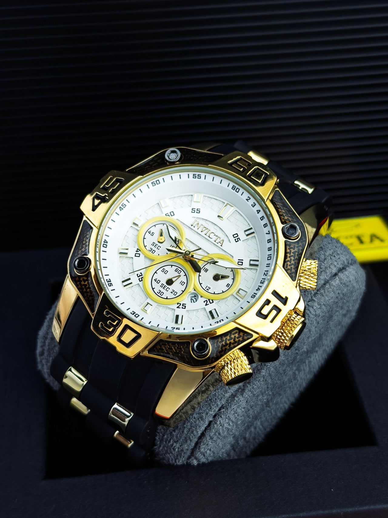Invicta NAW02