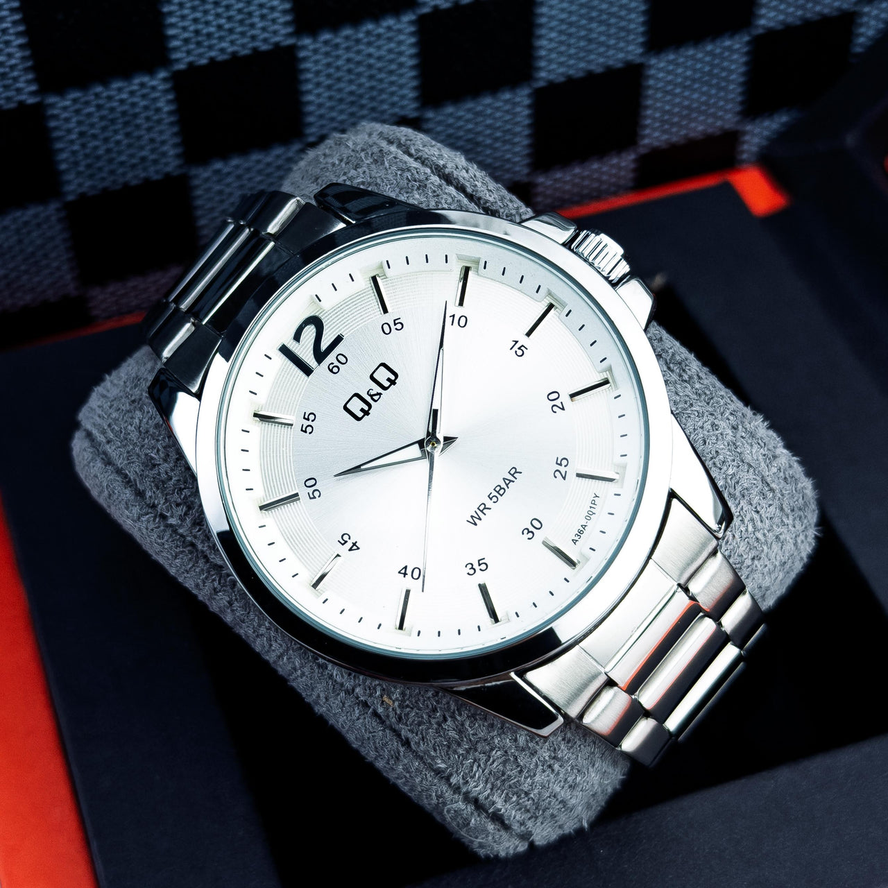 Q&Q - WR51