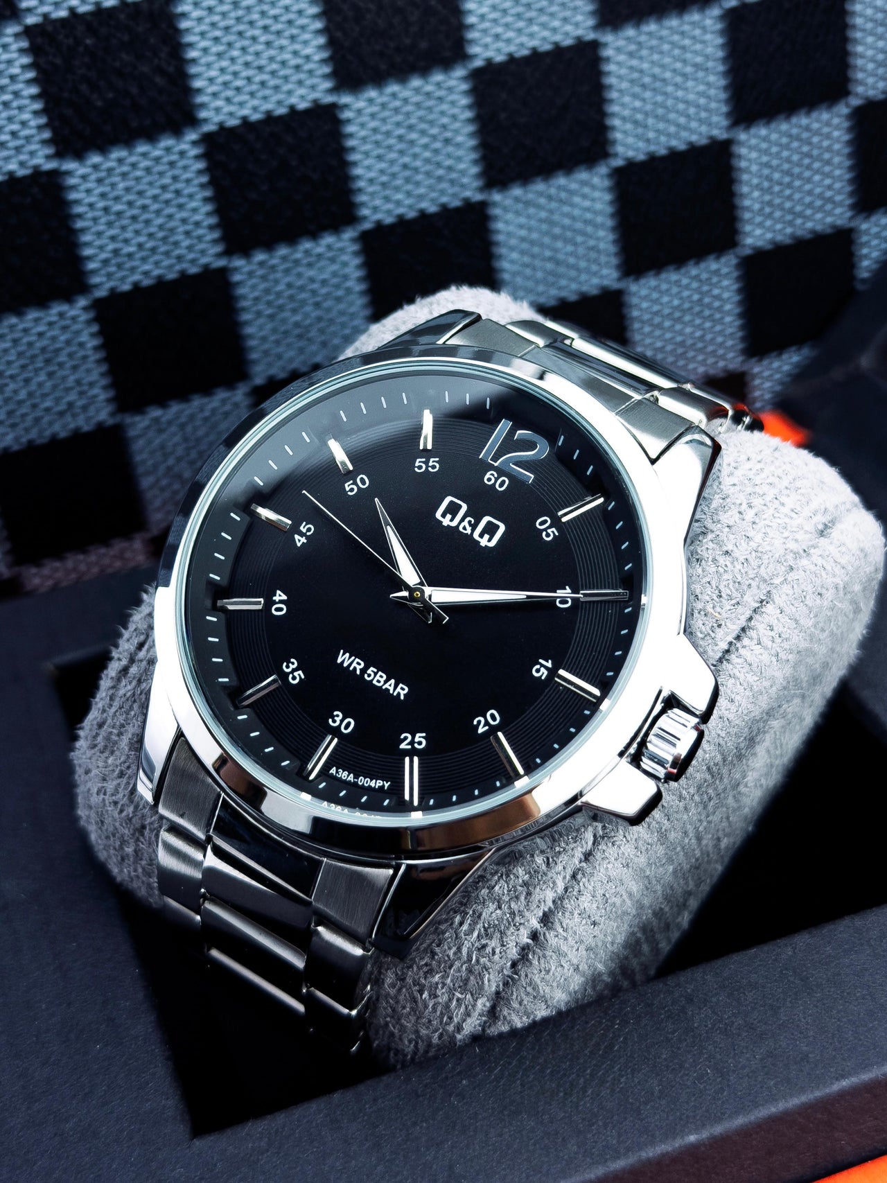Q&Q - WR54