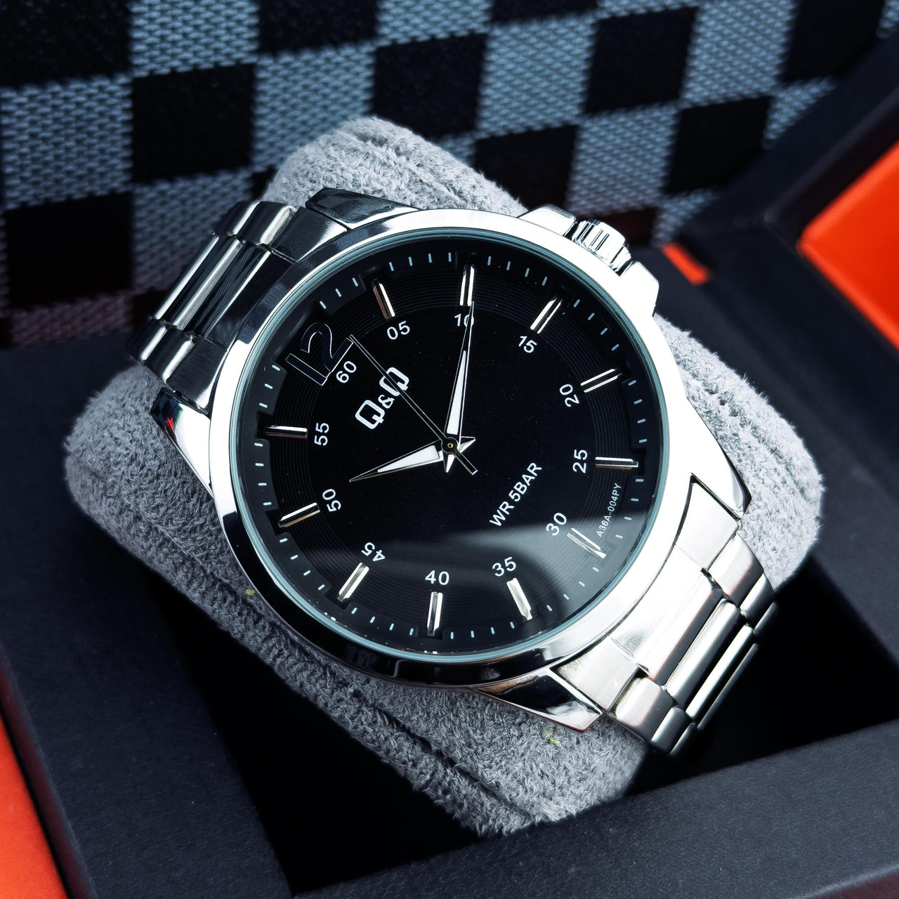 Q&Q - WR54