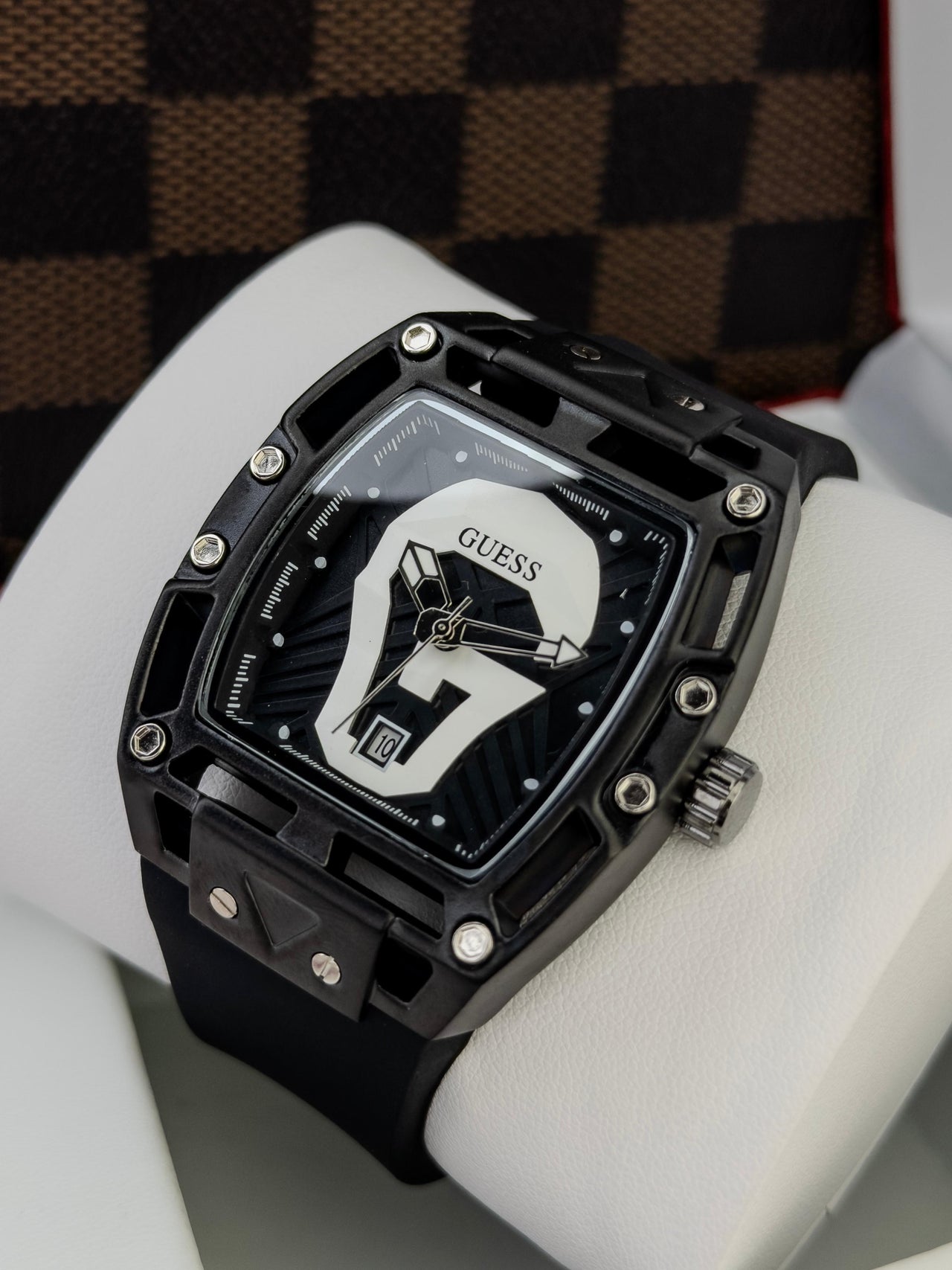 Guess HOMBRE GHC8