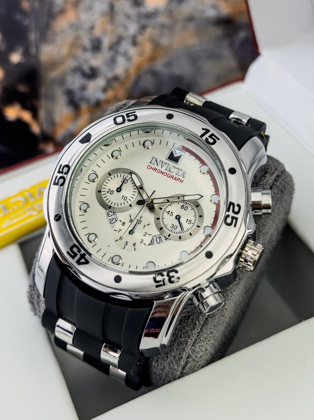Invicta IT24