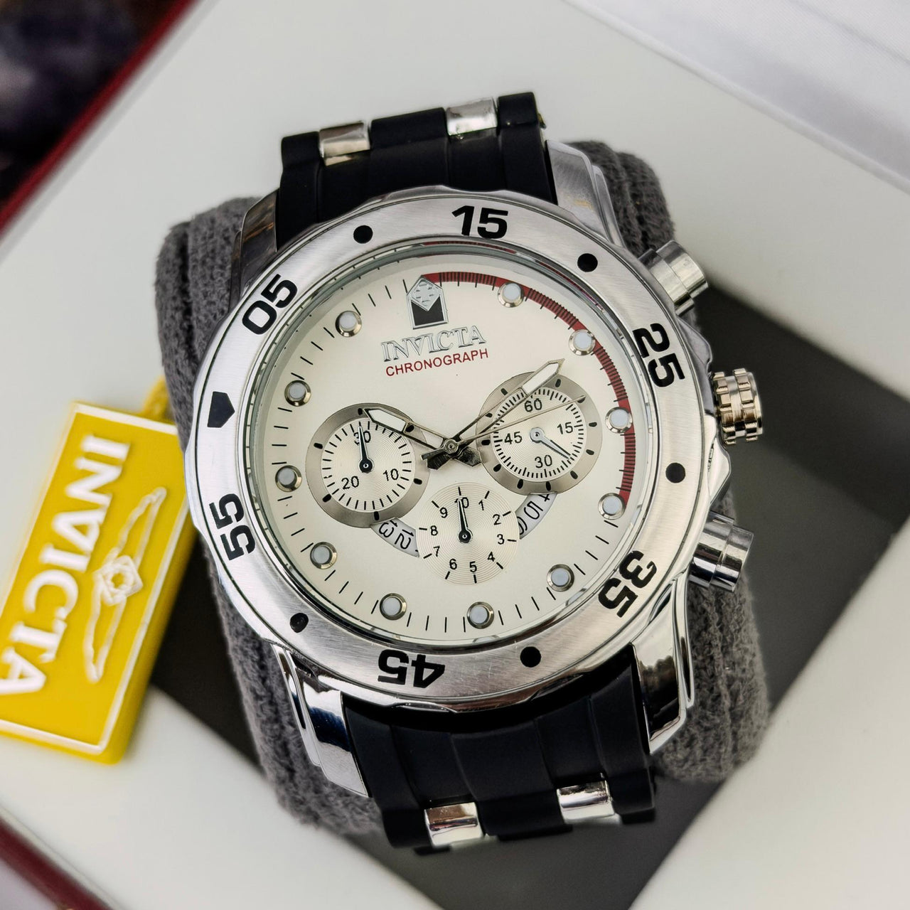 Invicta IT24