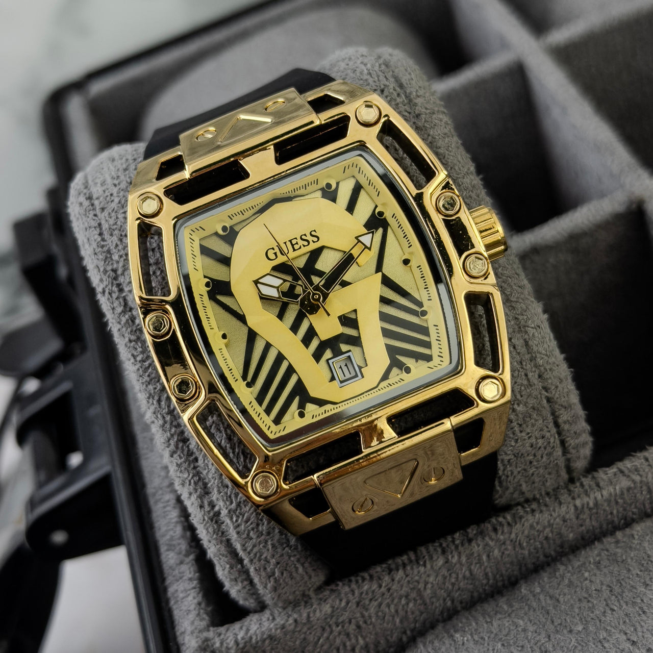 Guess HOMBRE GHC4