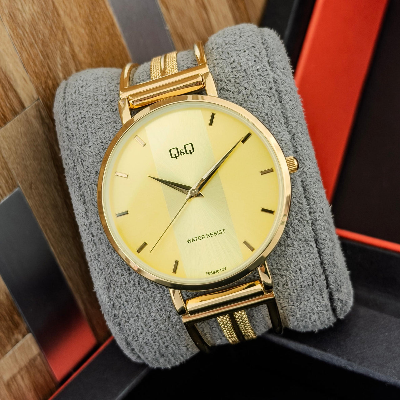 Q&Q - CABALLERO ESC06