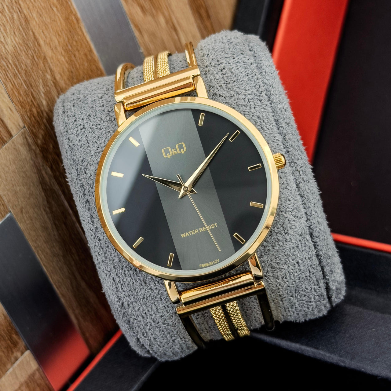 Q&Q - CABALLERO ESC02