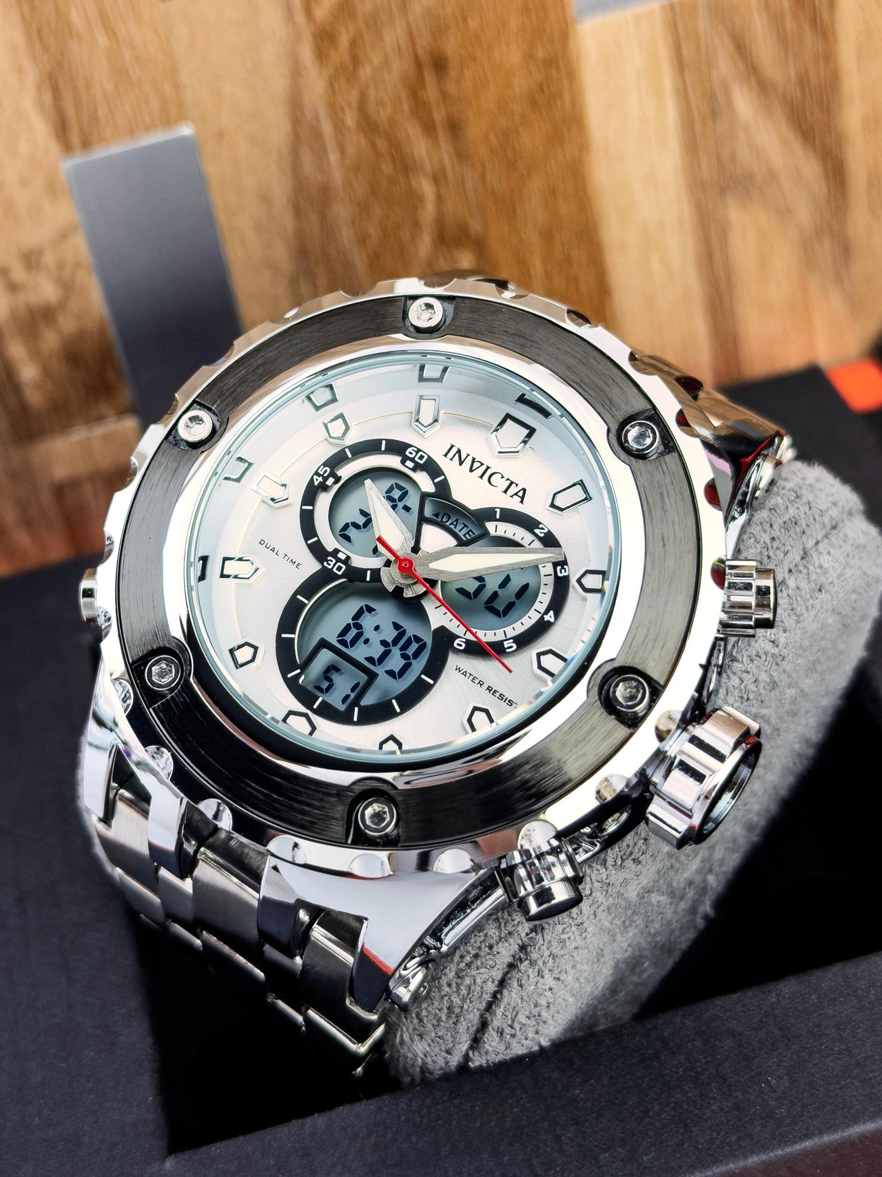 Invicta IV13