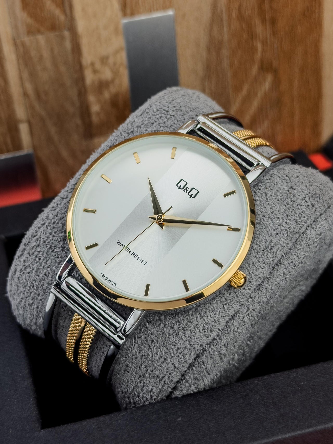 Q&Q - CABALLERO ESC01