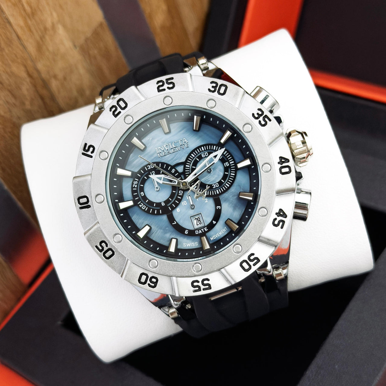 Invicta IVL04