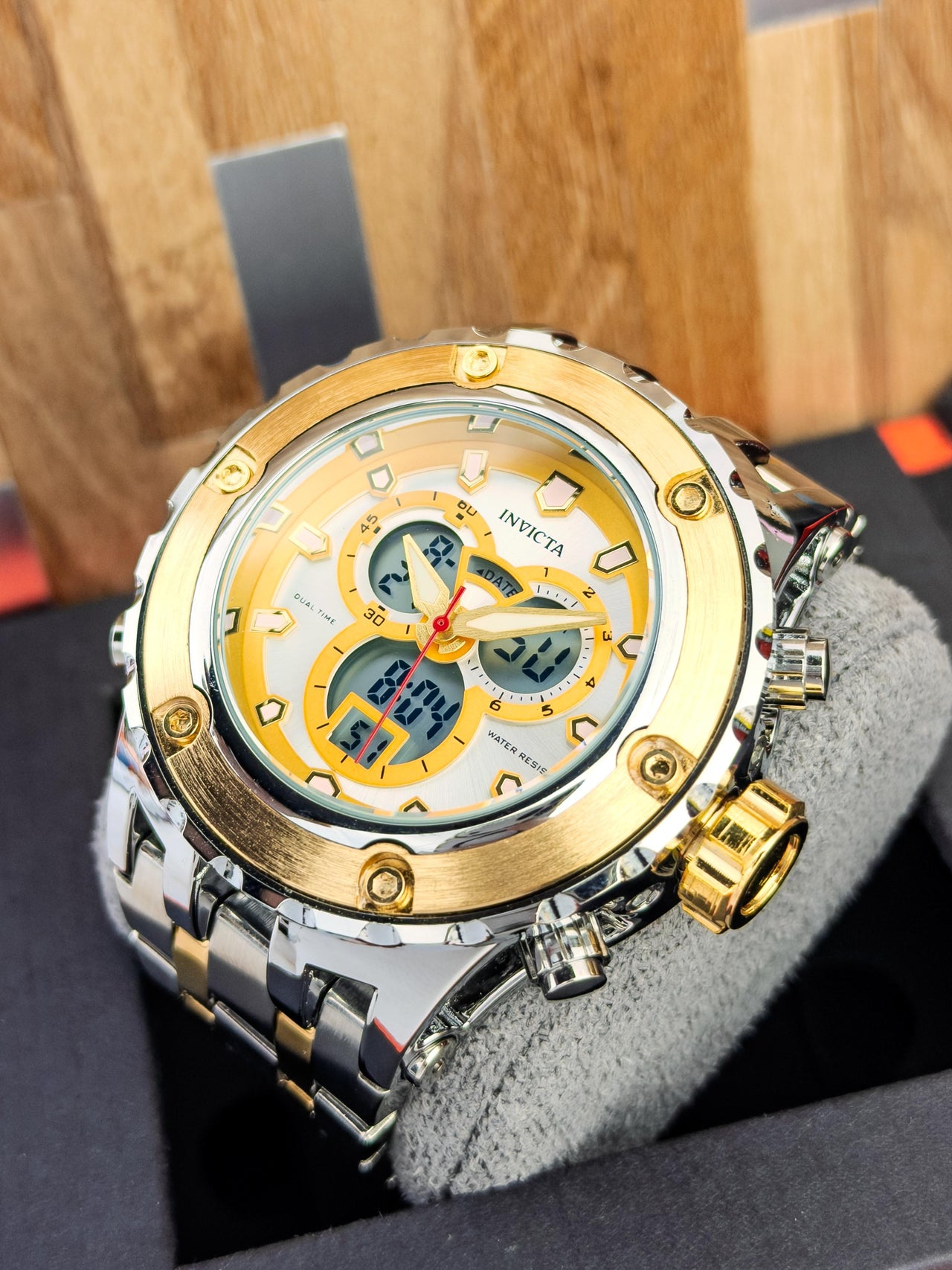 Invicta IV16